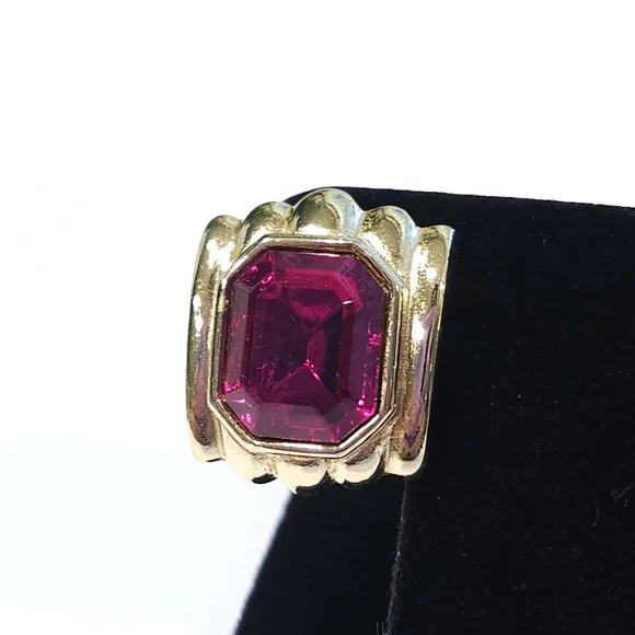 Vintage Givenchy Red Rhinestone Faux Ruby Gold Tone Clip On Earrings - Picture 14 of 16